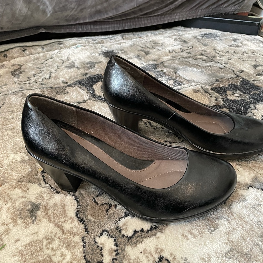 Euro soft black pumps size 8.5 never worn outside the house.